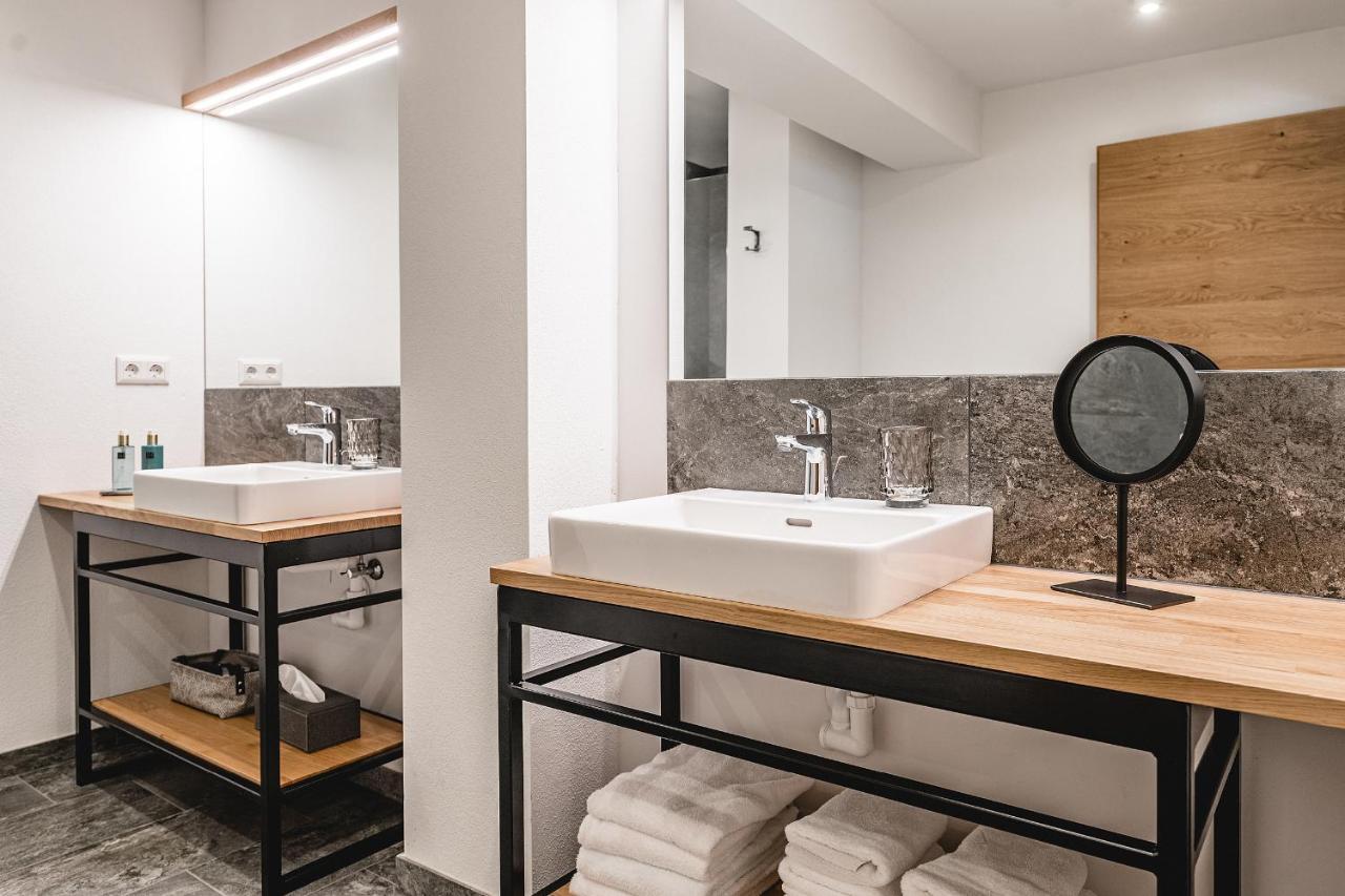 Cabin8 Alpine Flair Apartments بيرتيساو المظهر الخارجي الصورة